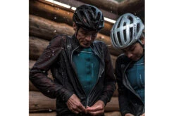 Gobik Light Waterproof Jacket Rainy True Black Unisex -SpinGear Winkel 37099164 3