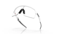 Oakley Sutro Lite Fietsbril Clear To Black Iridium Photochromic Matte White Unisex -SpinGear Winkel 37108311 4